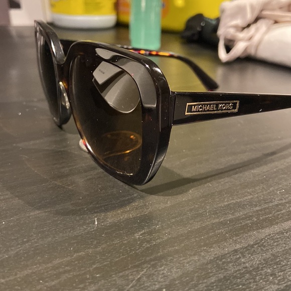 Michael Kors so glass frames (lenses have prescription) - Picture 6 of 6